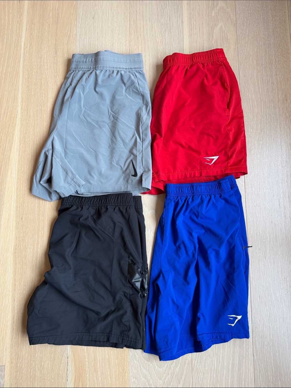 Lot of 4 Gym Shorts for men - size large - Nike and gymshark